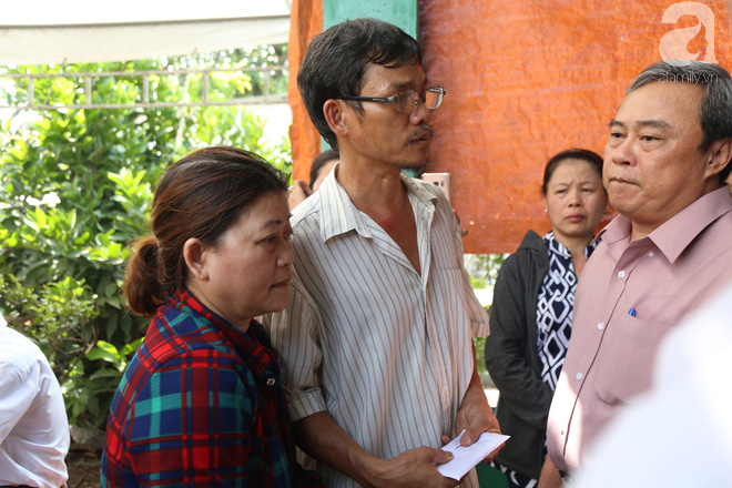 Dòng người lặng lẽ đến viếng hiệp sĩ Nam tại nhà riêng, để lại những dòng chia sẻ xúc động