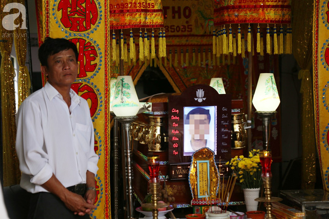 Dòng người lặng lẽ đến viếng hiệp sĩ Nam tại nhà riêng, để lại những dòng chia sẻ xúc động