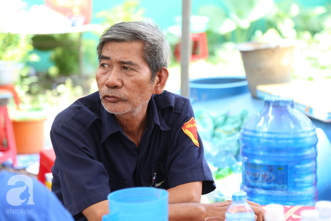 Dòng người lặng lẽ đến viếng hiệp sĩ Nam tại nhà riêng, để lại những dòng chia sẻ xúc động