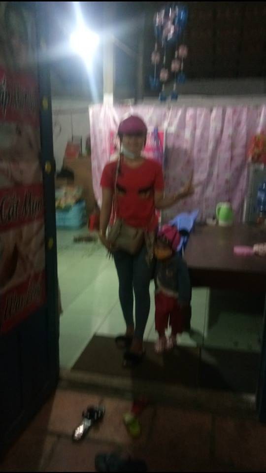 Series ảnh tình yêu không có lỗi, lỗi tại bạn chơi với toàn đứa chụp hình ít tâm