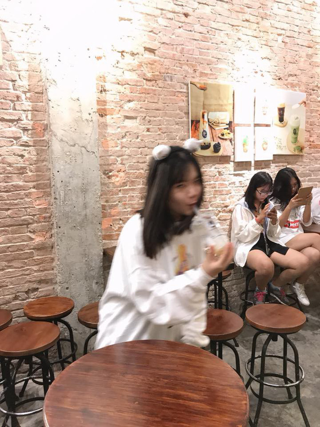 Series ảnh tình yêu không có lỗi, lỗi tại bạn chơi với toàn đứa chụp hình ít tâm