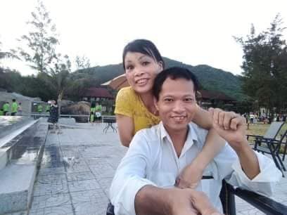 Em sống không tiếc một kiếp người: Đám cưới xúc động của cô dâu khuyết tật tay chân và chú rể phải nhờ bạn đi đón dâu hộ