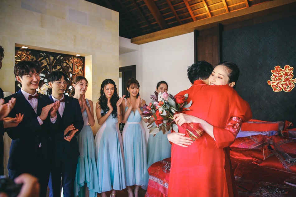 Đám cưới hot của Cbiz hôm nay: Tình địch của Dương Mịch lên xe hoa với đồng nghiệp sau 3 tháng sinh con