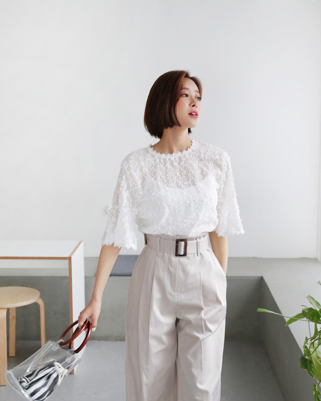 10 gợi ý mặc đồ với chất liệu ren mỏng mát cho nàng công sở những ngày trời nắng nóng