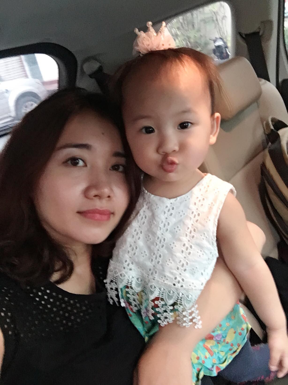 Khu vườn sân thượng trồng cho vui mà cây nào cũng thắm hoa trĩu quả của bà mẹ 8x mát tay