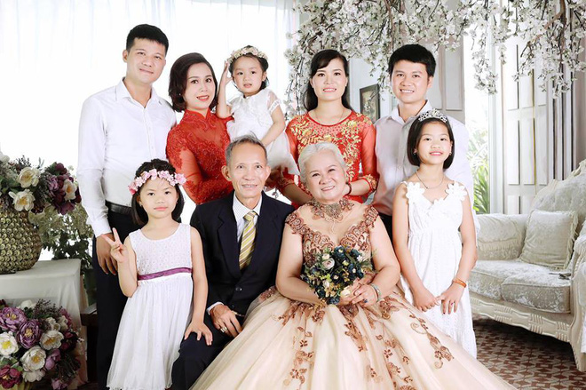 Bức ảnh mặc váy cưới đầu tiên sau 50 năm của bà ngoại và bộ hình 5 thế hệ trong gia đình