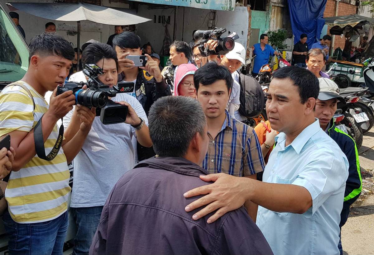 MC Quyền Linh viếng 2 hiệp sĩ vừa qua đời, thăm hỏi 3 hiệp sĩ bị trọng thương