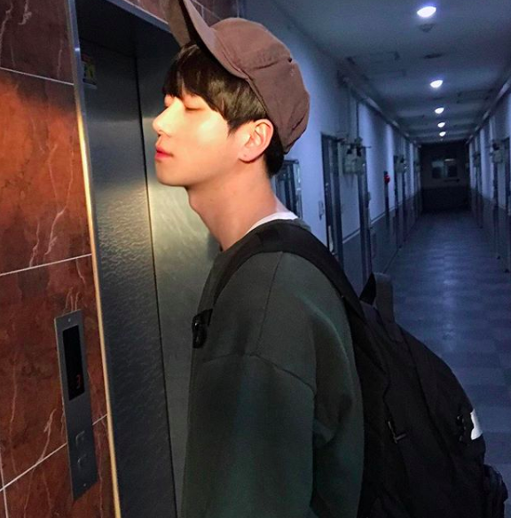 Chàng trai Hàn Quốc này sẽ khiến bạn phải thốt lên: Đẹp như tranh hoá ra là có thật!