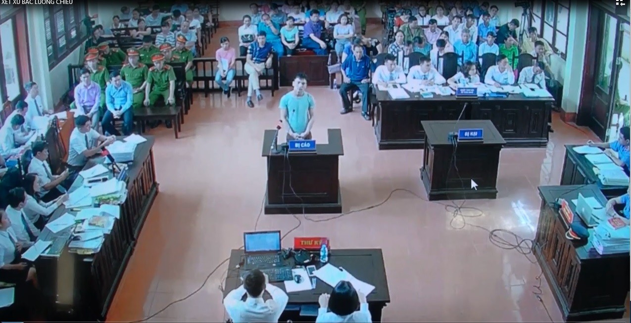 Phiên xử bác sĩ Hoàng Công Lương: Chưa bao giờ mang nước rửa RO đi xét nghiệm ?!