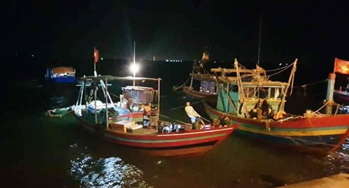 Kinh hãi, xác người đàn ông lõa thể mắc vào lưới ngư dân