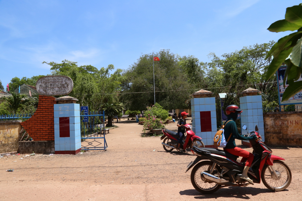 Nghi án bé gái lớp 2 bị giết chết tại vườn điều ở Bình Định