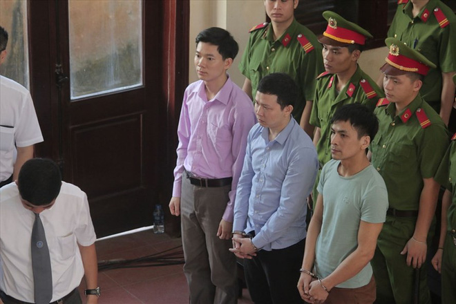 Luật sư lý giải về việc nguyên Giám đốc BV đa khoa Hòa Bình tiếp tục vắng mặt trong phiên xét xử