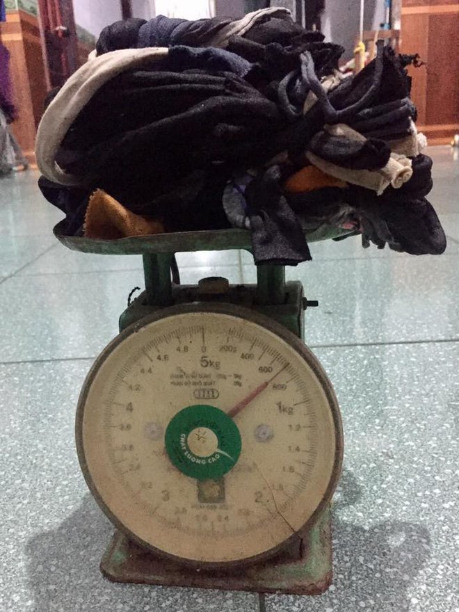 1,4kg cua thì dây nặng 7 lạng, đây đích thị là giao dịch mua dây tặng cua hời nhất thế giới rồi