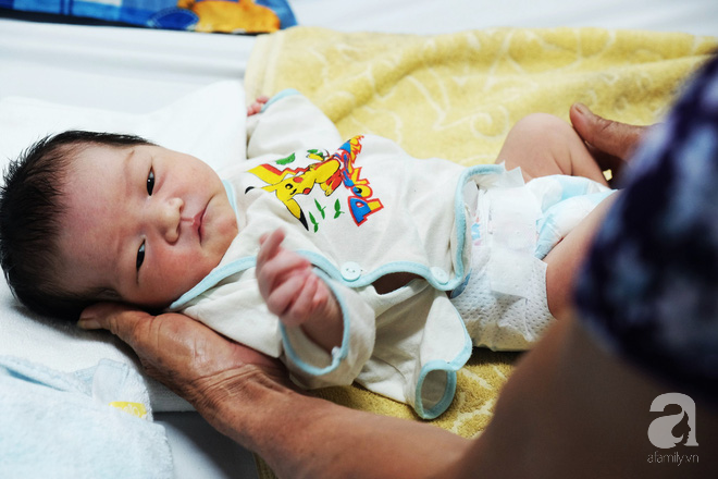 Chồng bỏ đi biền biệt, nghi có người mới, vợ ôm bụng bầu bỏ về quê thì đau đẻ luôn trên xe buýt