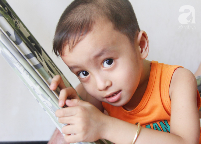 Bị điện giật cháy người không có tiền chạy chữa, bố xót xa nhìn con trai 4 tuổi không nhận ra mình