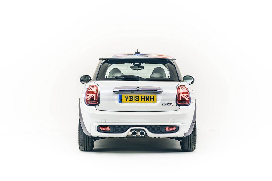 MINI giới thiệu Cooper S đặc biệt mừng đám cưới Hoàng gia Anh MINI giới thiệu Cooper S đặc biệt mừng đám cưới Hoàng gia Anh