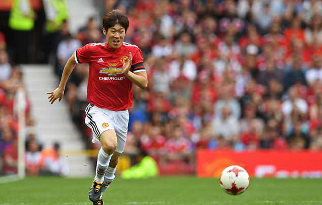 Park Ji Sung thi đấu không biết mệt nhờ loại nước kinh dị