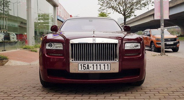 Đại gia Huế chơi Rolls-Royce Ghost biển ngũ quý 1 hơn 11 tỷ đồng