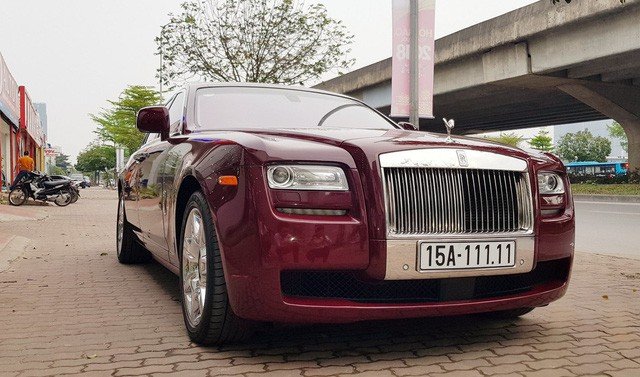 Đại gia Huế chơi Rolls-Royce Ghost biển ngũ quý 1 hơn 11 tỷ đồng