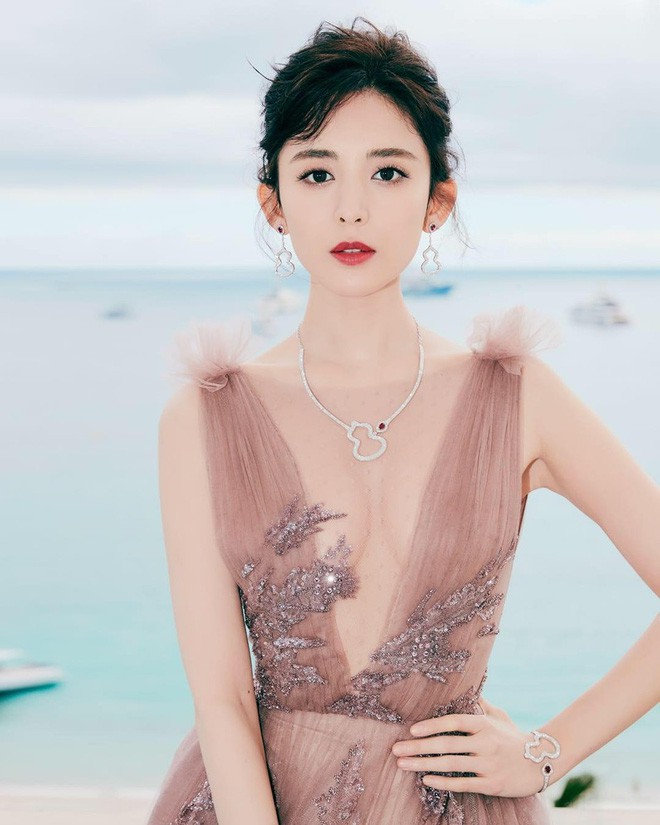 Cổ Lực Na Trát: Từ bông hoa Tân Cương rực rỡ tới ngôi sao bị chửi nhất showbiz Hoa ngữ