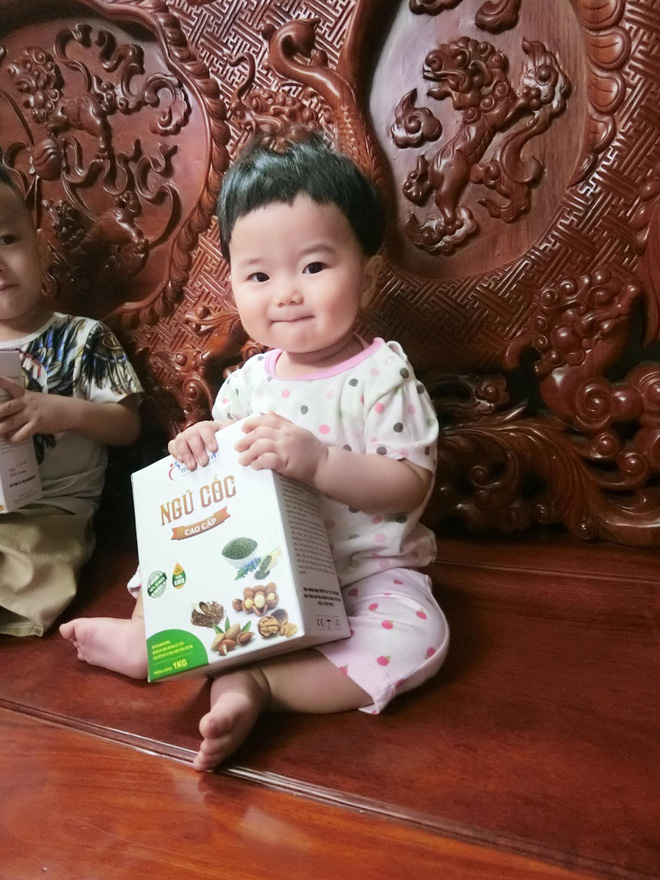 Chuyện buồn mùa hè của Thị Đậu và đồng bọn: Khi mẹ thích con tóc đuôi gà nhưng các bà chỉ muốn húi cua cho mát Chuyện buồn mùa hè của Thị Đậu và đồng bọn: Khi mẹ thích con tóc đuôi gà nhưng các bà chỉ muốn húi cua cho mát