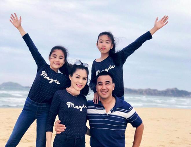 Quyền Linh với đôi dép tổ ong và những lần gian lận vì bà con gây xúc động