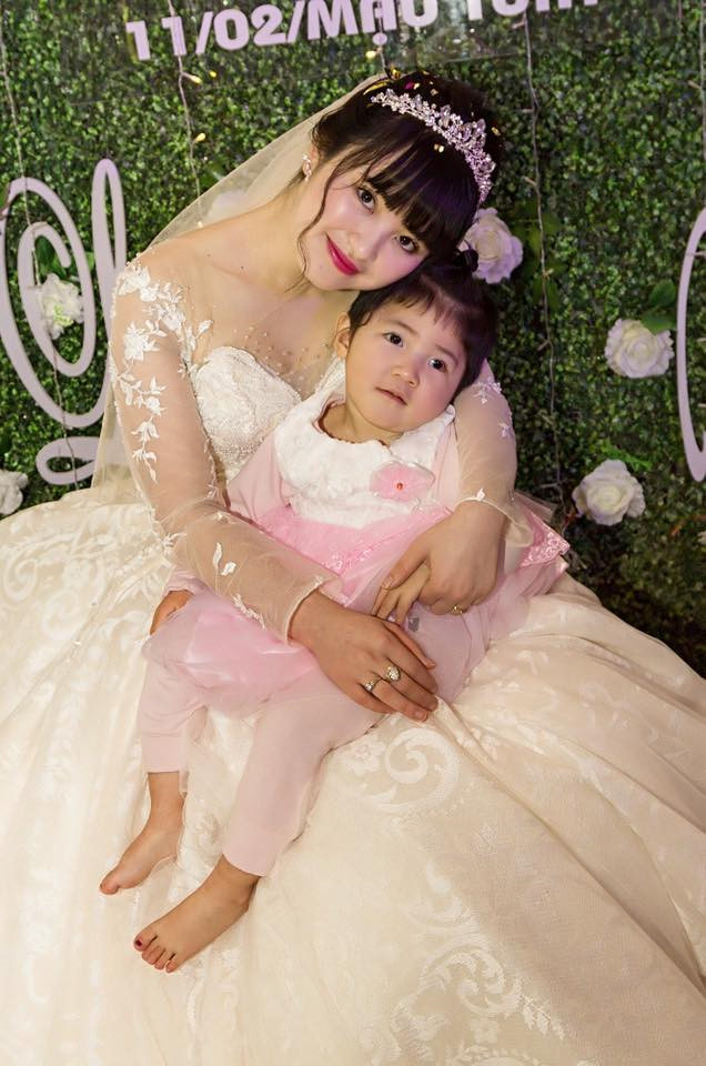 9X xinh đẹp nhận nuôi bé 14 tháng 3,5 kg ở Lào Cai giờ ra sao?