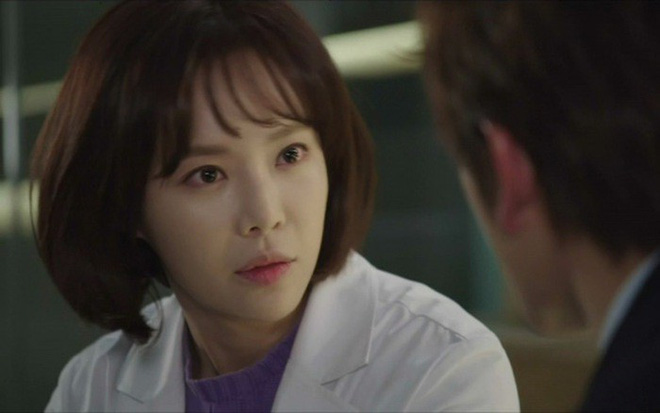 Đến khi chạm mặt trong thang máy, tôi mới ngỡ ngàng nhận ra mình đã trót mua nhà cùng khu với người yêu cũ