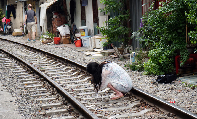 Giật mình với du lịch mạo hiểm chui ở Hà Nội của du khách nước ngoài Giật mình với du lịch mạo hiểm chui ở Hà Nội của du khách nước ngoài