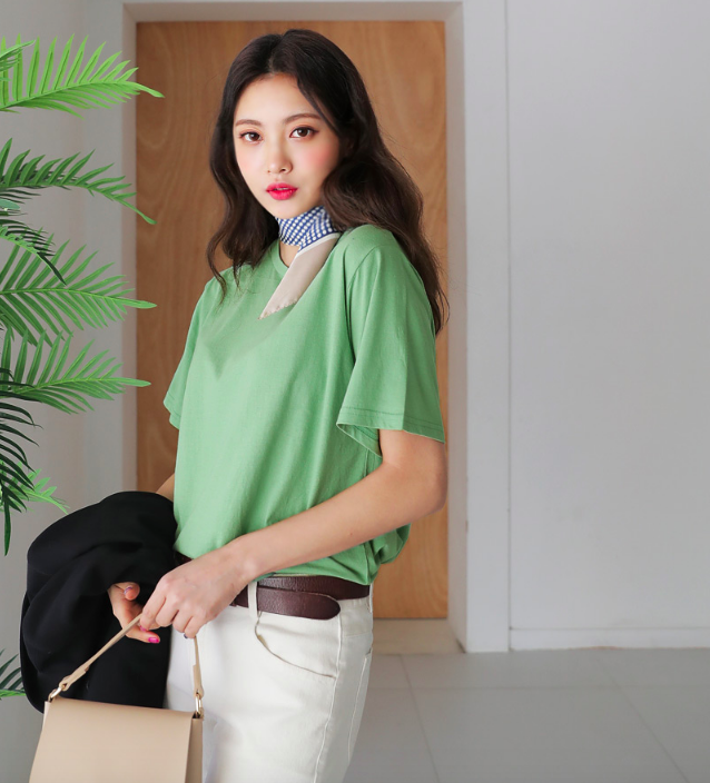 Chút biến tấu giúp cho chiếc áo phông đơn giản trở nên thu hút ngay tức thì