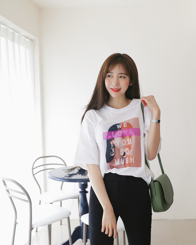 Chút biến tấu giúp cho chiếc áo phông đơn giản trở nên thu hút ngay tức thì