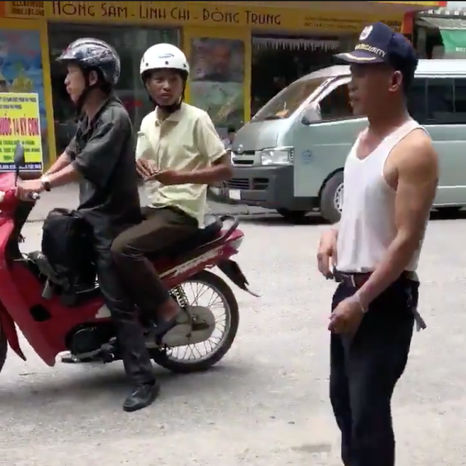 Hoạ vô đơn chí: Thanh niên phụ hồ 18 ngày được 500k, bắt xe ôm ra bến để về nhà thì bị lừa mất sạch