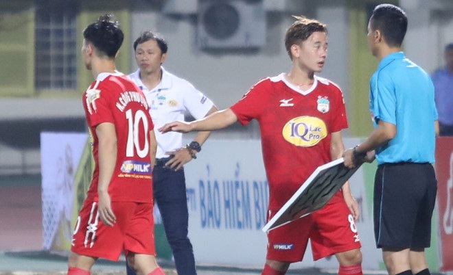 Công Phượng vào sân làm hỏng lối chơi của HAGL