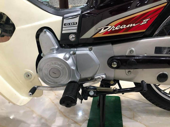 SỐC: Honda Dream II Thái Lan chưa đổ xăng, hét giá 1,2 tỷ đồng SỐC: Honda Dream II Thái Lan chưa đổ xăng, hét giá 1,2 tỷ đồng