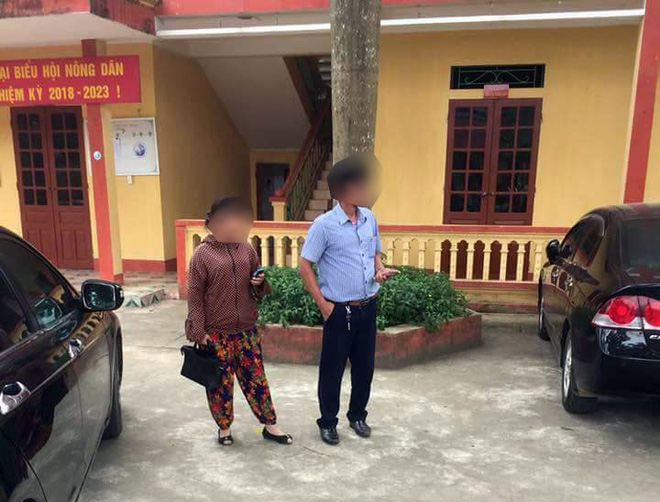 Dân vây bắt hai vợ chồng đi ô tô bán gà giống vì nghi ngờ bắt cóc trẻ em