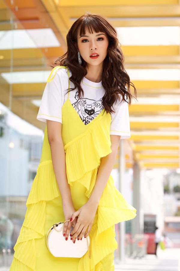 Phí Phương Anh gợi ý thời trang búp bê xuống phố