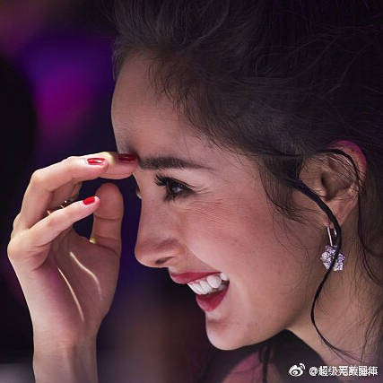 Dương Mịch bị fan Triệu Lệ Dĩnh bóc phốt: Thẩm mỹ hỏng, mê trai trẻ, quỵt tiền và nhiều scandal khác