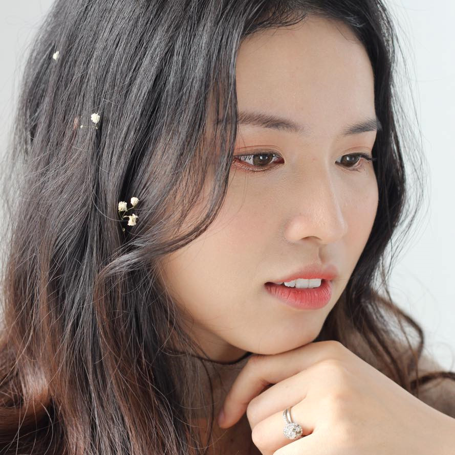 Em họ Hương Giang Idol cao 1,69 m giỏi tiếng Anh, là giảng viên ĐH