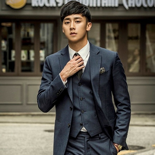 Thời chập chững bước vào showbiz của Rocker Nguyễn: Làm VJ và bị đồn yêu Văn Mai Hương