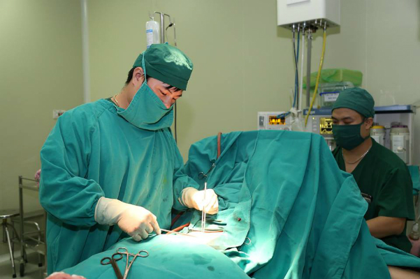 Bà bầu mang thai 8 tuần bị vỡ tử cung