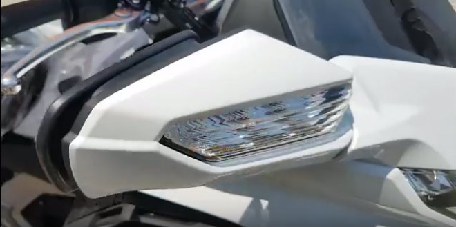 Đập hộp chuyên cơ mặt đất 2018 Honda Goldwing đầu tiên về Việt Nam