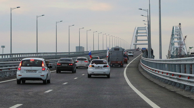 Nga điều tra nhà báo Mỹ kêu gọi đánh sập cầu Crimea