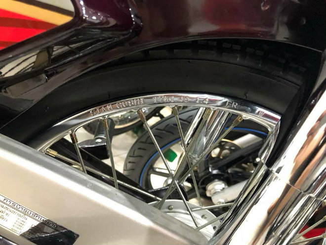 Cận cảnh Honda Dream II Thái Lan thét giá 1,2 tỷ đồng