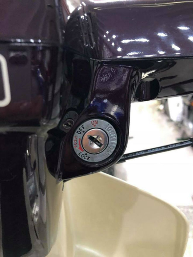 Cận cảnh Honda Dream II Thái Lan thét giá 1,2 tỷ đồng