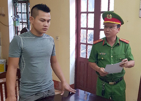 Kẻ sát hại 2 cha con hàng xóm khai gì khi ra đầu thú?