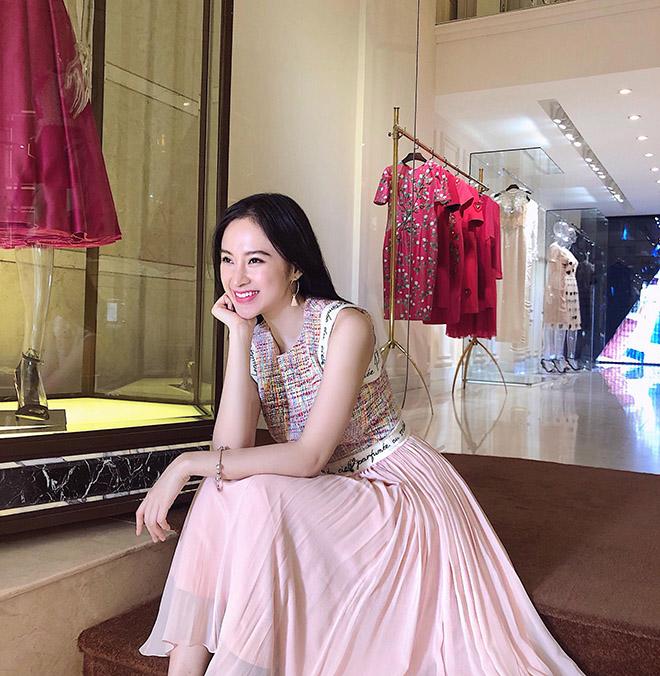 Đâu chỉ biết khoe vòng 3, Angela Phương Trinh cũng có những điều đáng yêu riêng