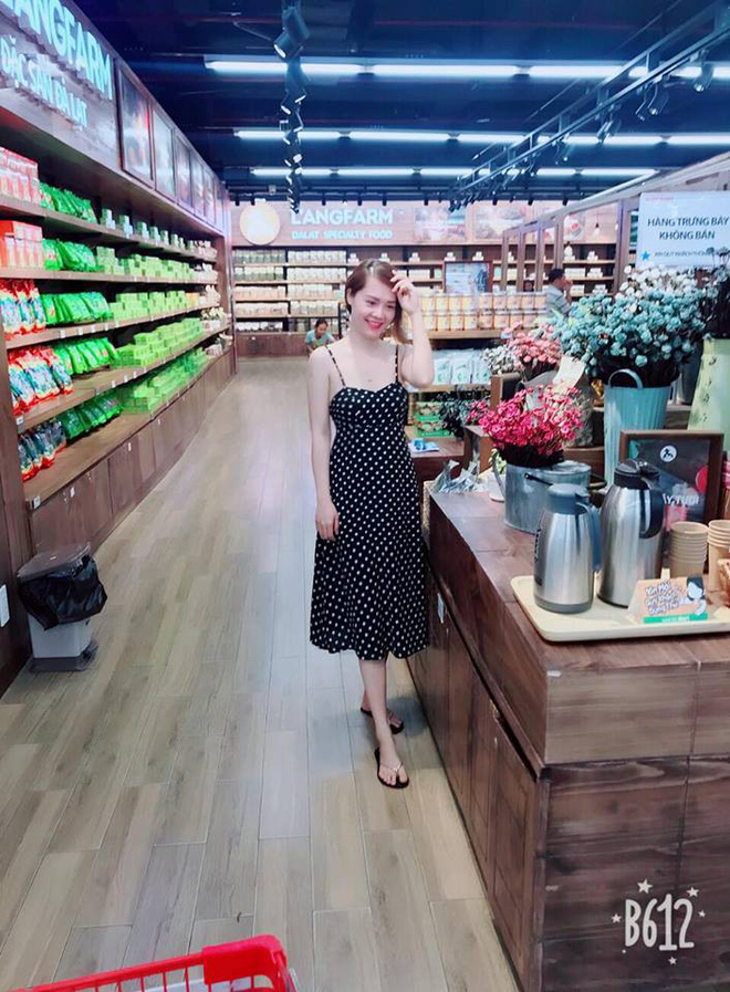 Con mới 2 tháng tuổi đã nhận thiệp mời từ chồng cũ: Mẹ trẻ lăn tăn có nên bế con đến dự đám cưới bố?