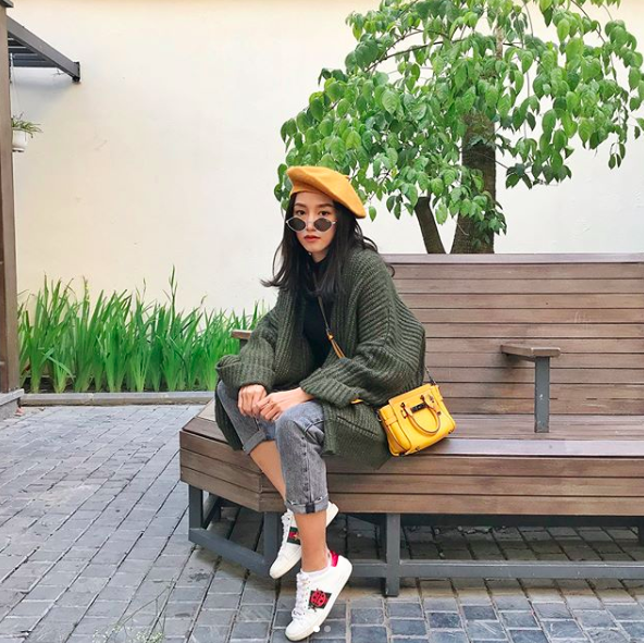 Soi ngay phong cách pose ảnh làm nên thương hiệu của các hotgirl Việt