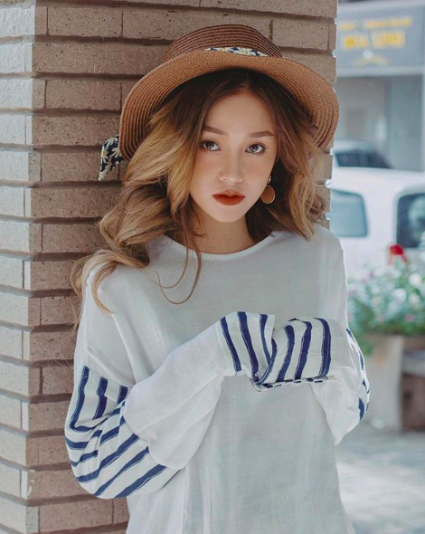 Soi ngay phong cách pose ảnh làm nên thương hiệu của các hotgirl Việt