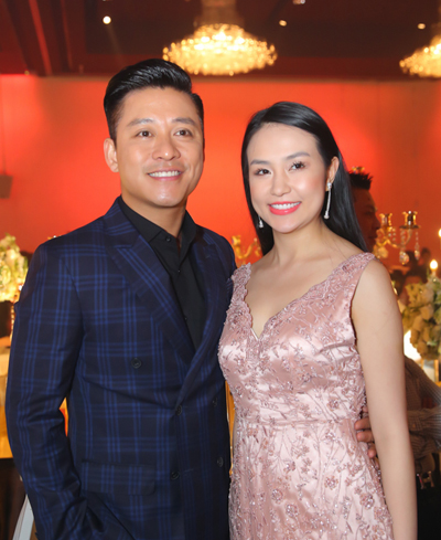 Vợ chồng Tuấn Hưng mừng đám cưới Lâm Vũ và người đẹp Việt kiều